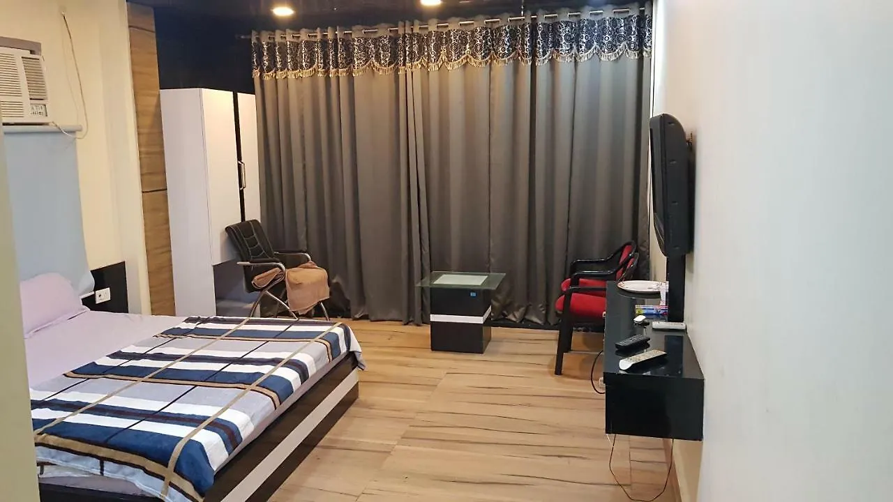 ホテルRatnakar Palace バラナシ 0*,  インド